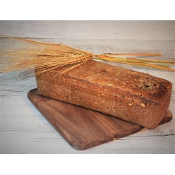 Kváskový špaldový 100% celozrnný chlieb s 3-druhmi zŕn
